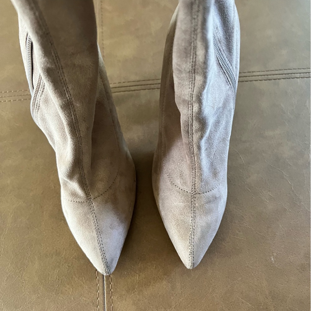 Over The Knee Stretch Boot - Picture 8 of 9